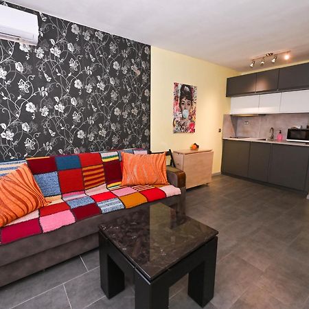 Eli Apartment Burgas Bagian luar foto