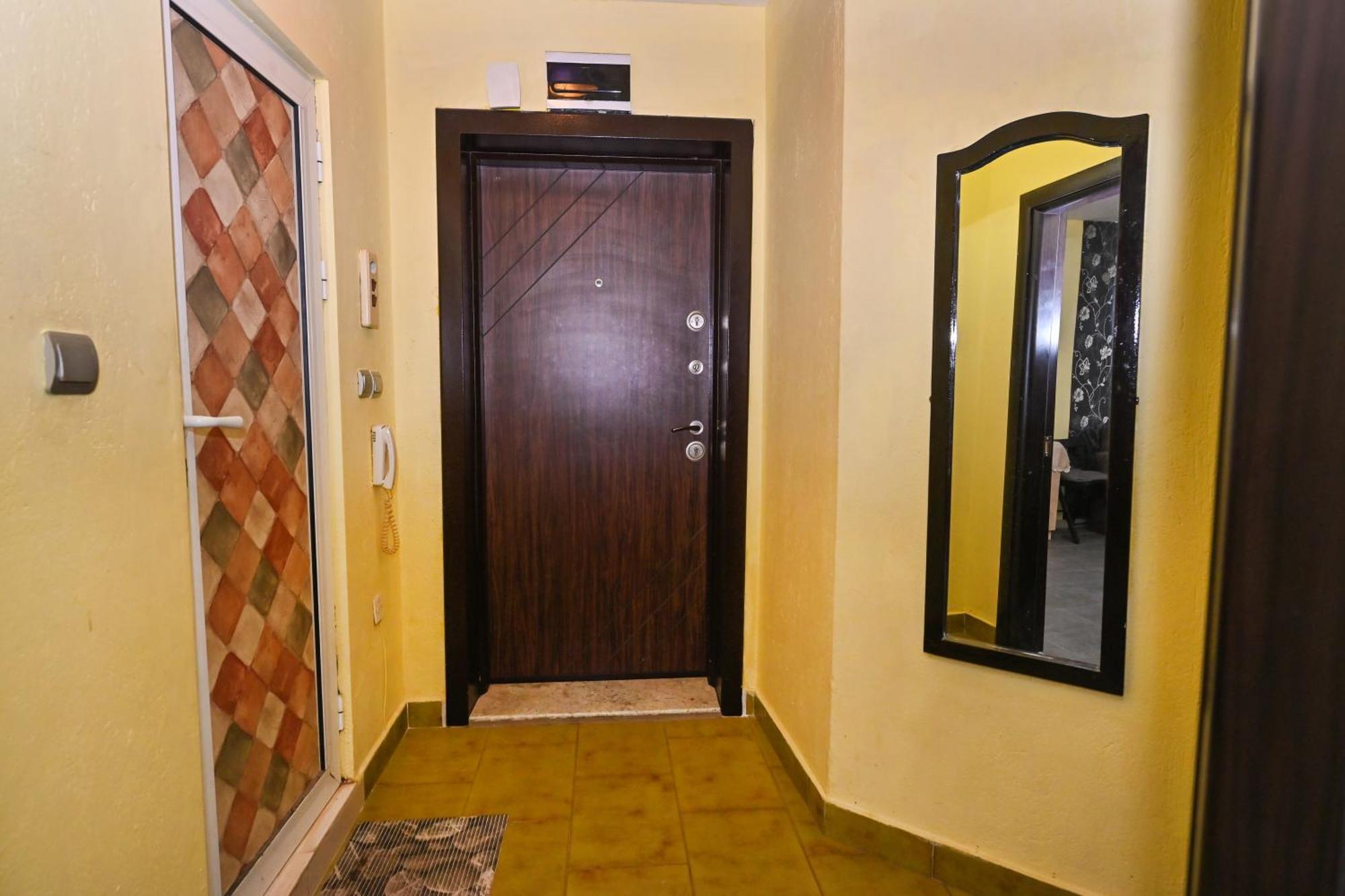 Eli Apartment Burgas Bagian luar foto